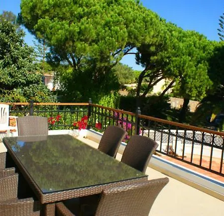Sleeps 6 Pool Air Con Wifi Villa