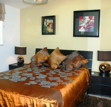 Sleeps 6 Pool Air Con Wifi Villa