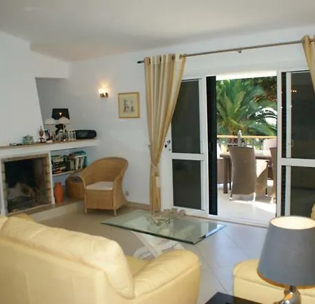 Villa Sleeps 6 Pool Air Con Wifi